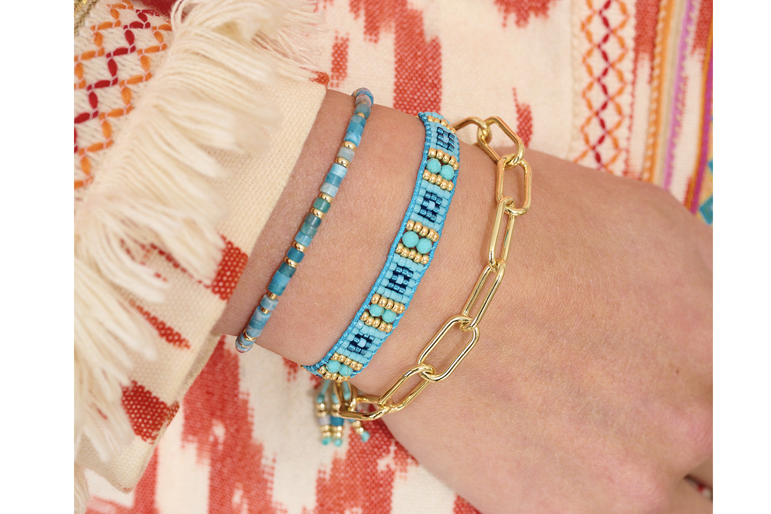 Brighten up your bracelet stacks with the Leilie Turquoise Gold Bracelet.