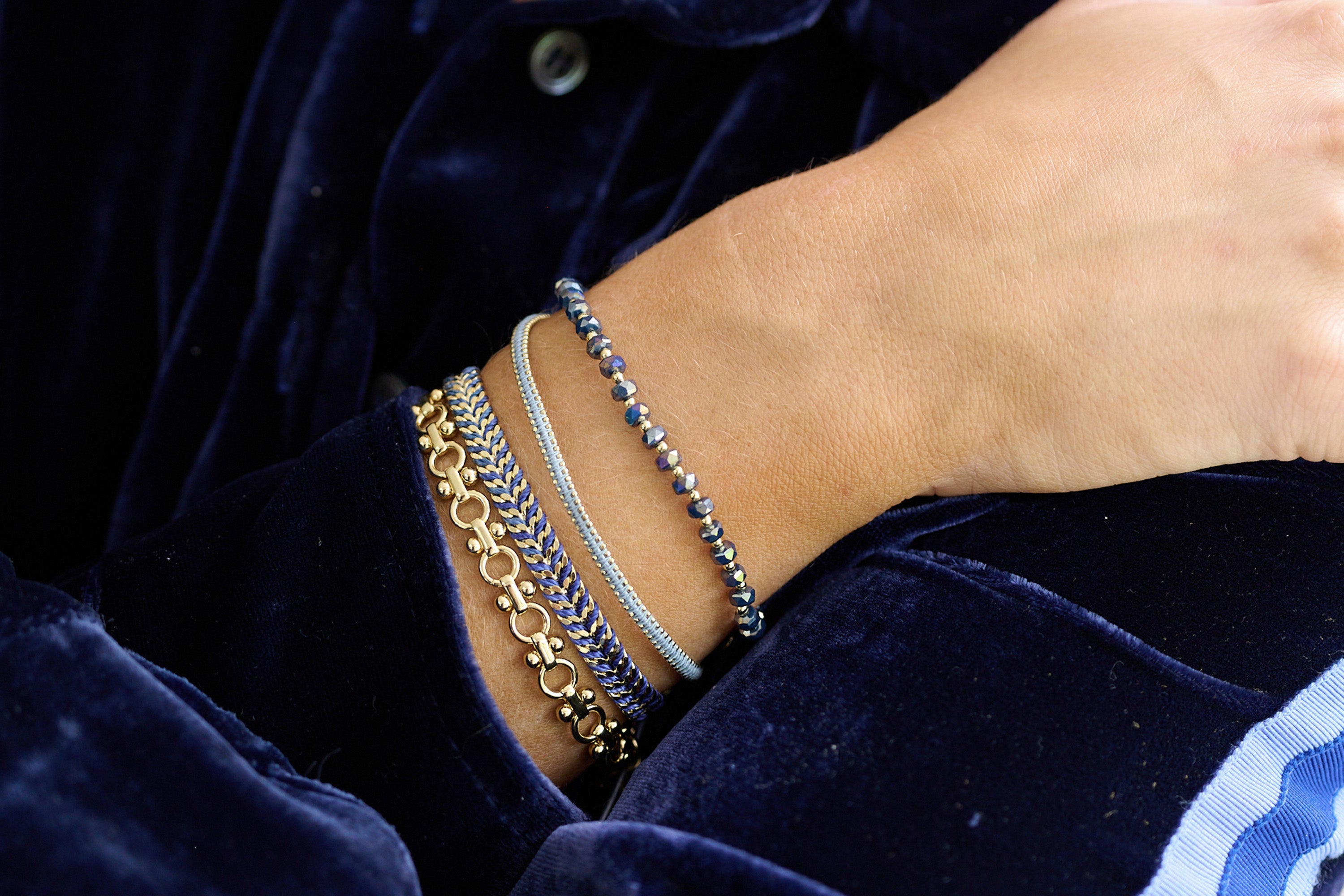 Infinate Gold Chain Bracelet