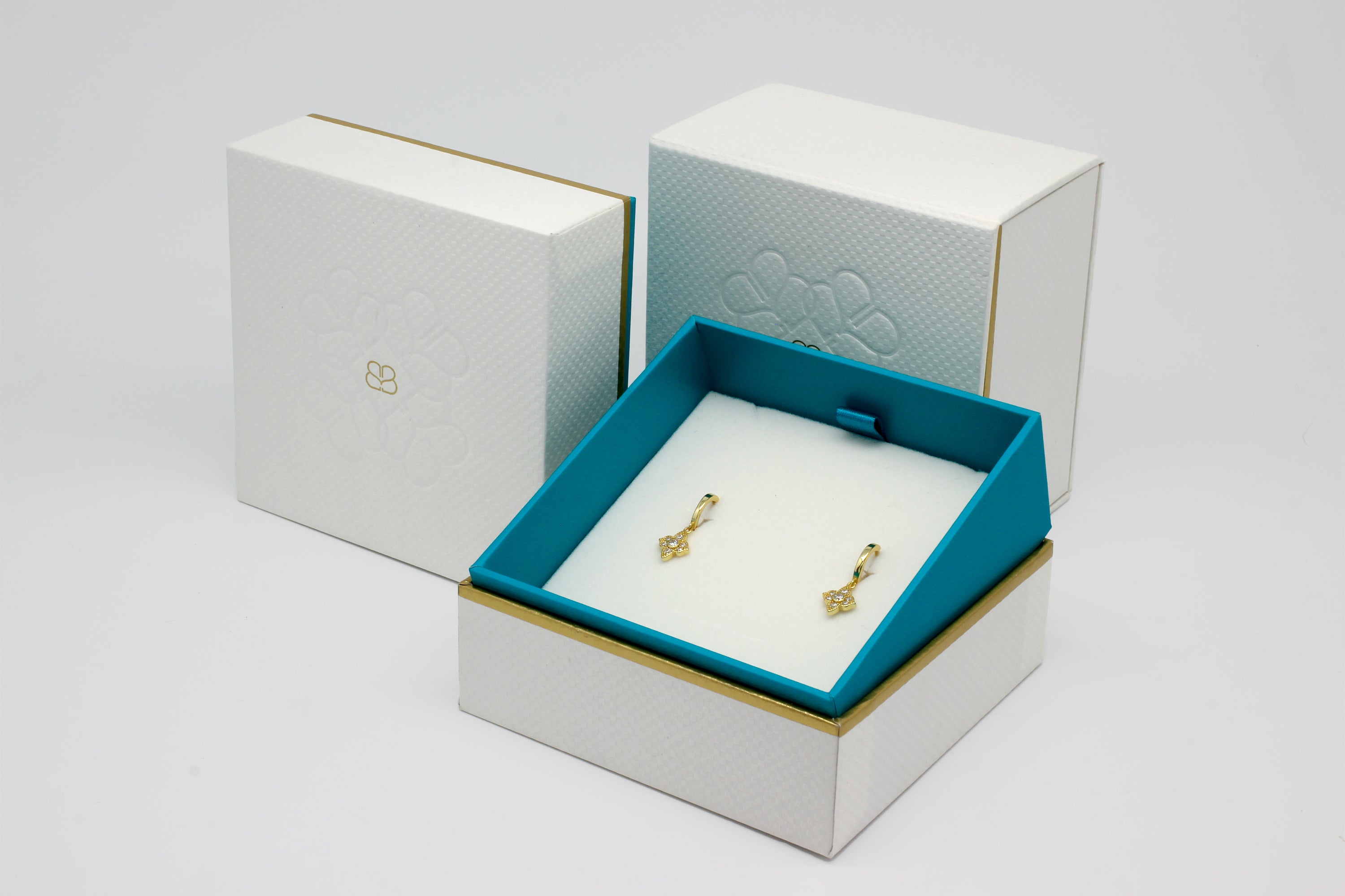 White Bracelet box with Cushion